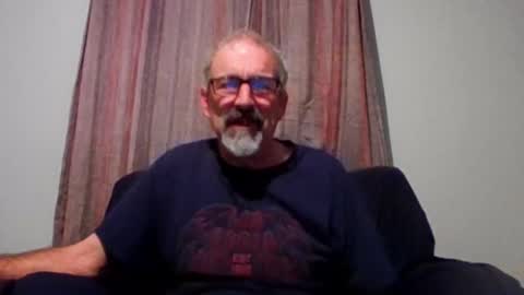 Snapshot of jony_five chatting on October 18, 11:31 pm Jon online show from October 18, 11:31 pm