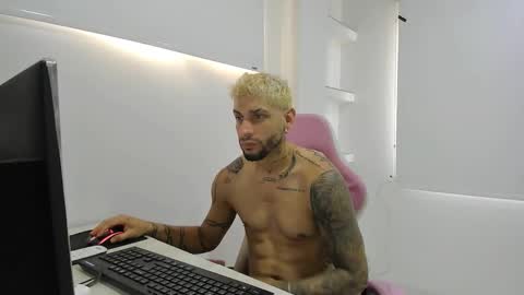 jose_wc online show from February 27, 2:42 pm