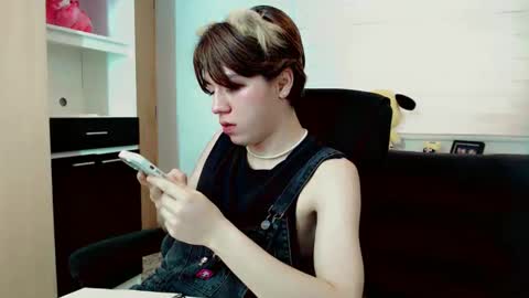 joseon_cute online show from April 7, 8:55 pm