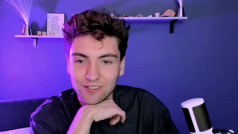 joseph_bear_ online show from December 18, 9:21 pm