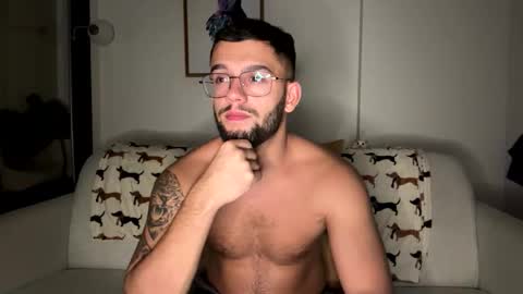 josh_xo online show from December 2, 6:17 pm
