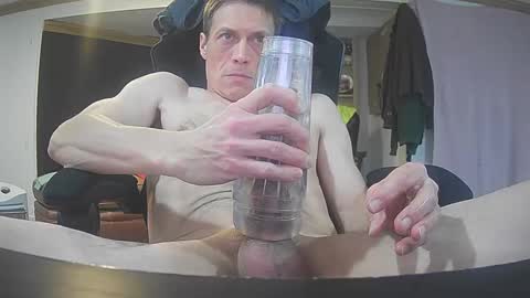 Snapshot of joshdznutz chatting on December 10, 12:50 am joshdznutz online show from December 10, 12:50 am