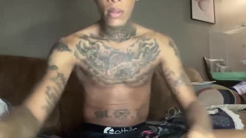 Snapshot of joshperrygoon chatting on January 2, 4:09 am joshperrygoon online show from January 2, 4:09 am