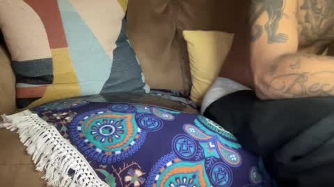 Snapshot of joshperrygoon chatting on December 29, 2:06 am joshperrygoon online show from December 29, 2:06 am