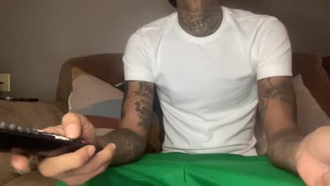 Snapshot of joshperrygoon chatting on January 5, 2:17 am joshperrygoon online show from January 5, 2:17 am