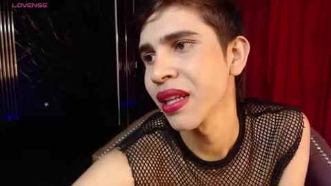 joshua_saenz_ online show from June 9, 3:50 am