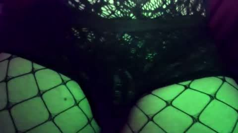 Snapshot of josiesissy_28 chatting on October 16, 8:29 pm Sissy with shrunken little clitty online show from October 16, 8:29 pm