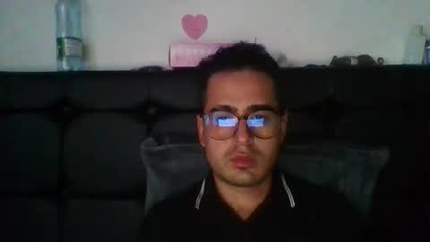 josux8 online show from February 3, 7:18 pm