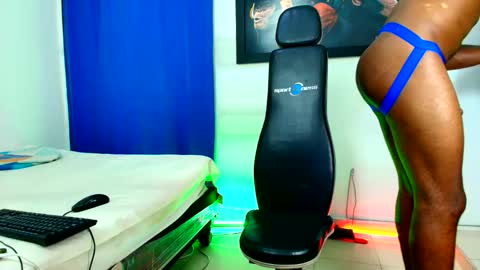 jotablackxl online show from May 6, 3:01 am