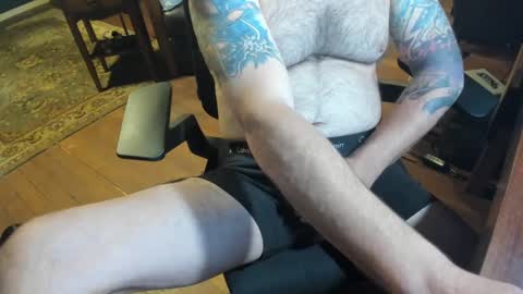 jsimon04 online show from December 11, 2:33 pm