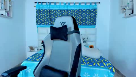 Juan online show from February 21, 11:43 pm