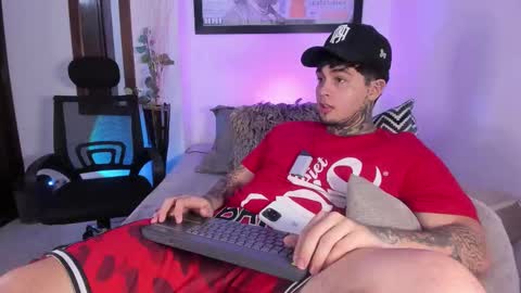 juan_alvarez18 online show from October 4, 5:16 am