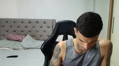 juan_gomez_1 online show from June 21, 5:14 am