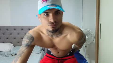 juan_gomez_1 online show from July 25, 1:14 am