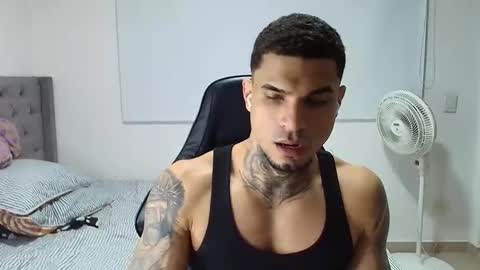 juan_gomez_1 online show from January 7, 1:32 am