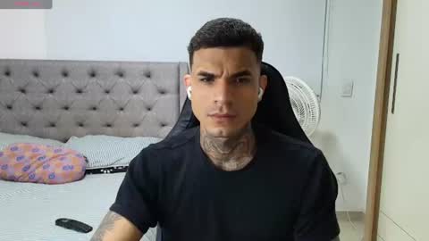 juan_gomez_1 online show from June 19, 8:53 am