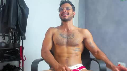 Juan Esteban online show from April 13, 2:10 pm