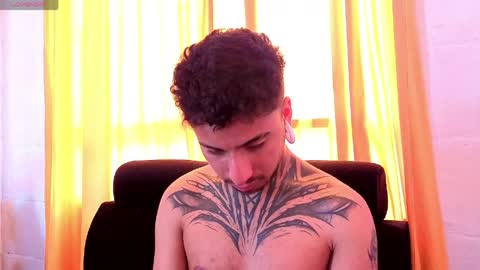 juancamilo66_ online show from May 14, 6:28 pm