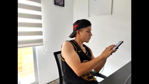 Snapshot of juanda9811 chatting on October 22, 7:37 pm juanda9811 online show from October 22, 7:37 pm