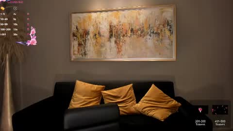 Juanita Clay online show from July 28, 6:20 pm