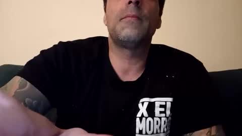 juanjosefran11 online show from April 12, 4:38 am