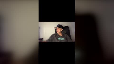 juannvalencia11 online show from June 4, 9:43 pm