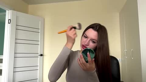 Snapshot of judemckendall chatting on October 28, 3:51 am Judy online show from October 28, 3:51 am