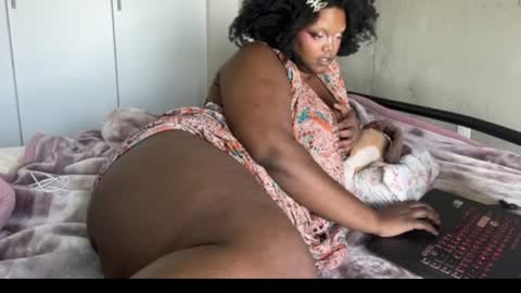 juicy_janet online show from July 17, 7:49 pm