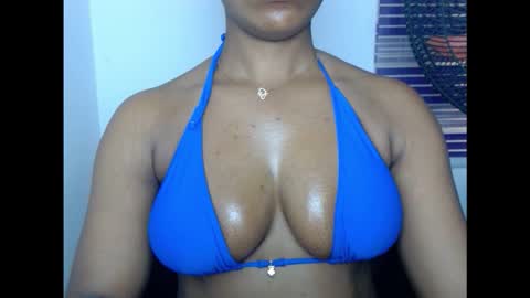 Snapshot of juicycuntx chatting on October 9, 11:15 am juicycuntx online show from October 9, 11:15 am