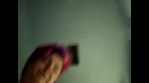 Snapshot of juicygina_ chatting on December 5, 8:17 pm Juicygina  online show from December 5, 8:17 pm