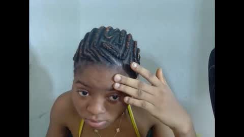 juicynpinkx online show from March 27, 10:27 am