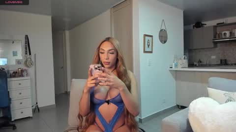 julessy online show from December 21, 2:07 am