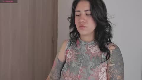 Snapshot of juli_hairy chatting on September 16, 10:24 pm Juli Modelo Independiente online show from September 16, 10:24 pm
