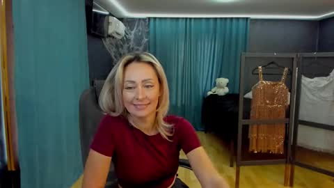 Snapshot of julia__cherry_ chatting on October 16, 9:53 am julia__cherry_ online show from October 16, 9:53 am