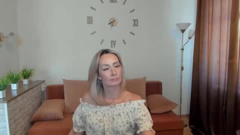 Snapshot of julia__cherry_ chatting on February 9, 11:14 am julia__cherry_ online show from February 9, 11:14 am