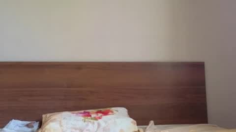 Snapshot of julia_giulia chatting on October 7, 7:15 am julia_giulia online show from October 7, 7:15 am