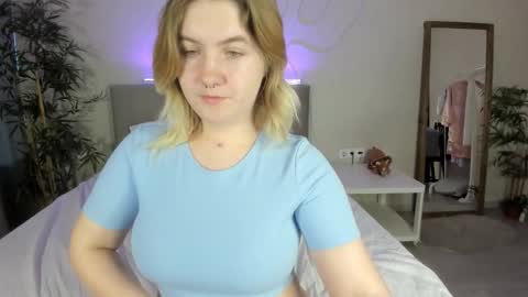 Julia Jips online show from September 19, 8:18 am