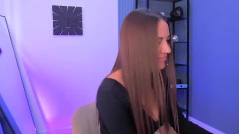 julia_levis online show from January 24, 8:34 am