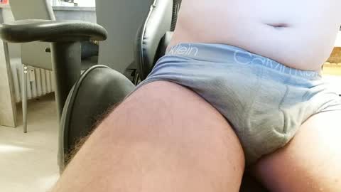 julia_official online show from March 27, 7:15 pm