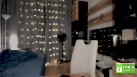 julia_t_mog online show from December 3, 10:10 pm