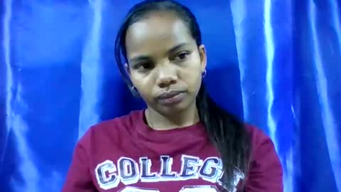 juliah02 online show from June 6, 7:36 am