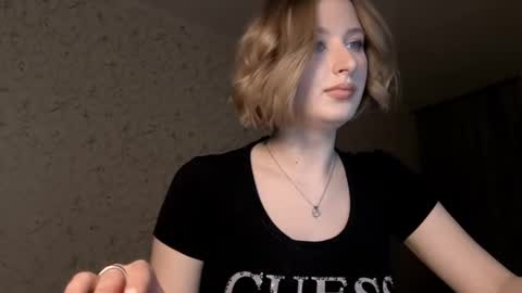 Kate online show from March 4, 5:32 pm