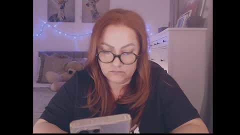 julialiones online show from March 12, 5:49 pm