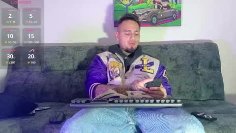 Julian independent model online show from November 11, 10:23 pm