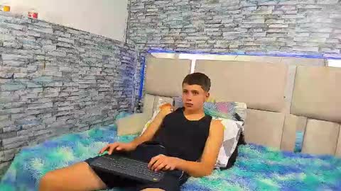 Snapshot of julian_wolf18 chatting on October 10, 3:18 pm julian online show from October 10, 3:18 pm