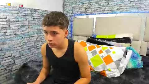 Snapshot of julian_wolf18 chatting on September 29, 2:16 pm julian online show from September 29, 2:16 pm