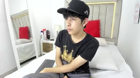 Julian online show from January 9, 7:08 pm