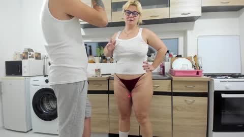 juliana35 online show from December 14, 5:07 am