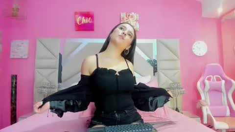 juliana_diamond_ online show from December 3, 5:30 am