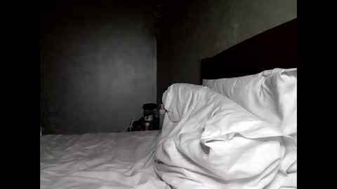 julianagold1 online show from December 22, 11:33 pm